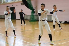 ダンストレーニングに取り組む大津商の選手たち３