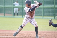 代打で二塁打を放った仙台大・平塚-恵叶