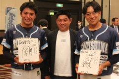 2023徳島インディゴソックスシーズン報告会での椎葉-剛（左）と宮澤-太成（右）