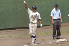 7回三塁打を放った國學院久我山・矢野丈太郎