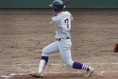 2回-明大中野・藤﨑-理央-三塁打を放つ