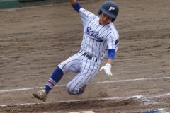 7回聖パウロ学園・川畑の二塁打で一塁走者の大和田も生還